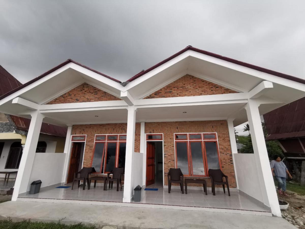 Hisar Guest House Tuk Tuk Exterior foto